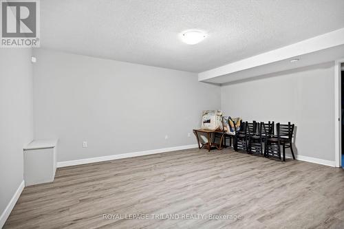 4 - 50 Chapman Court, London North (North I), ON - Indoor Photo Showing Other Room