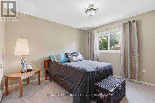 34 Gerald Crescent, London South (South J), ON - Indoor Photo Showing Bedroom