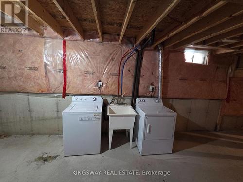 28 Tidemore Heights, Hamilton, ON - Indoor Photo Showing Laundry Room