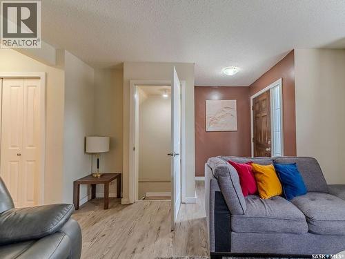 143 135 Ashworth Crescent, Saskatoon, SK - Indoor Photo Showing Living Room