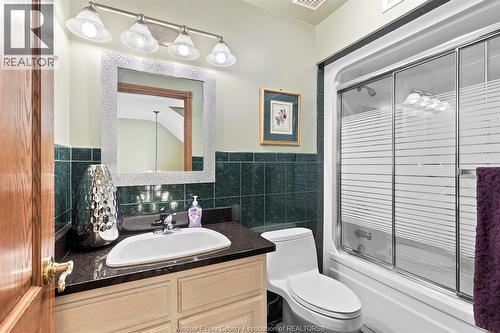 2648 Fleming, Windsor, ON - Indoor Photo Showing Bathroom