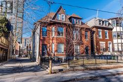1 - 118 PEMBROKE STREET Toronto, ON M5A 2N8