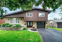 9 HILTS DRIVE Hamilton, ON L8G 3H5