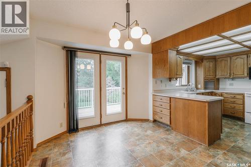 3338 Calder Crescent, Saskatoon, SK - Indoor Photo Showing Kitchen