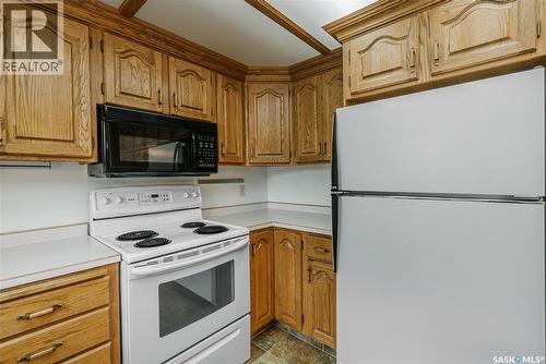3338 Calder Crescent, Saskatoon, SK - Indoor Photo Showing Kitchen