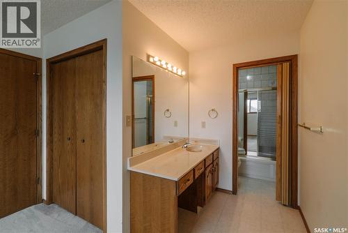 3338 Calder Crescent, Saskatoon, SK - Indoor Photo Showing Bathroom