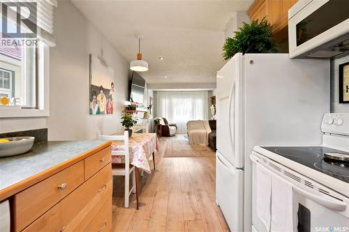 2209 Queen Street, Regina, SK - Indoor Photo Showing Kitchen