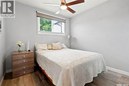 2209 Queen Street, Regina, SK - Indoor Photo Showing Bedroom