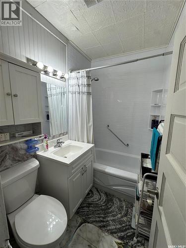 124 Taylor Street, Kamsack, SK - Indoor Photo Showing Bathroom