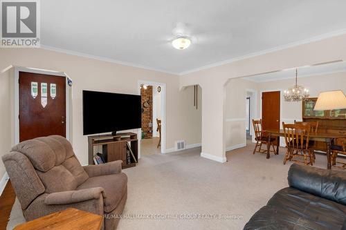 171 Codrington Street, Barrie, ON - Indoor Photo Showing Living Room
