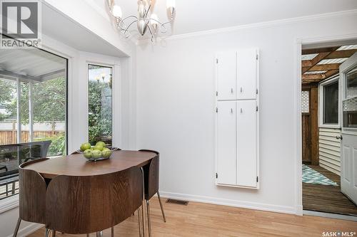 929 9Th Avenue N, Saskatoon, SK - Indoor Photo Showing Dining Room