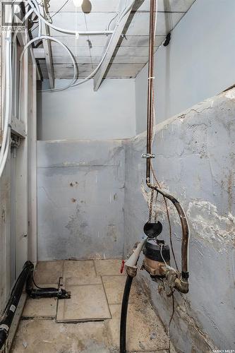 929 9Th Avenue N, Saskatoon, SK - Indoor