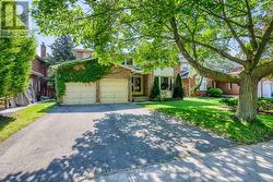 1237 BEECHGROVE CRESCENT Oakville, ON L6M 2B5