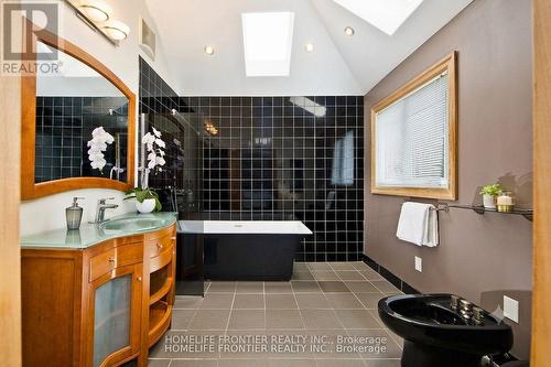 6124 Hardesty Crescent, Mississauga, ON - Indoor