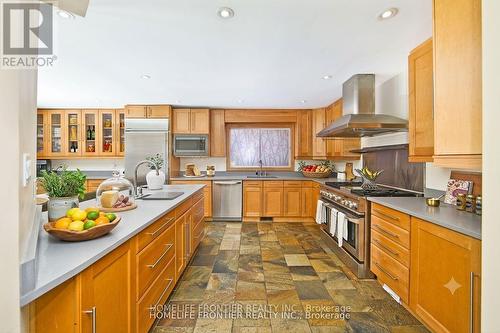 6124 Hardesty Crescent, Mississauga, ON - Indoor Photo Showing Kitchen
