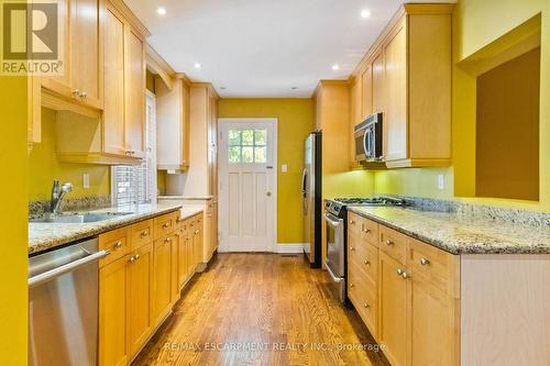 1273 Clarkson Road N, Mississauga, ON - Indoor Photo Showing Kitchen