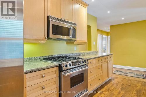 1273 Clarkson Road N, Mississauga, ON - Indoor Photo Showing Kitchen
