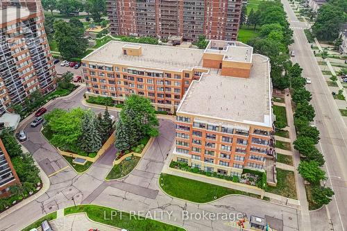 216 - 115 BONIS AVENUE  Toronto, ON M1T 3S4