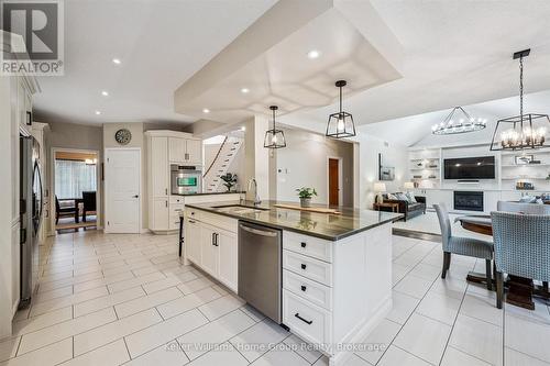 294 Farley Drive, Guelph (Pineridge/Westminster Woods), ON - Indoor Photo Showing Kitchen