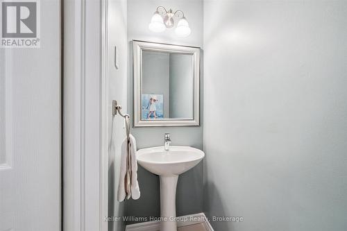 294 Farley Drive, Guelph (Pineridge/Westminster Woods), ON - Indoor Photo Showing Bathroom