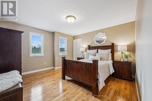 294 Farley Drive, Guelph (Pineridge/Westminster Woods), ON - Indoor Photo Showing Bedroom