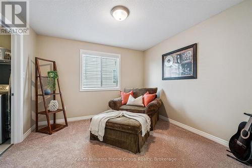 294 Farley Drive, Guelph (Pineridge/Westminster Woods), ON - Indoor Photo Showing Bedroom