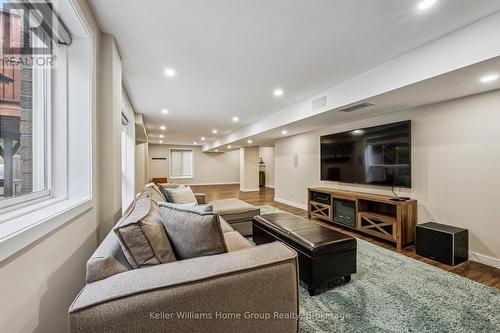 294 Farley Drive, Guelph (Pineridge/Westminster Woods), ON - Indoor Photo Showing Living Room