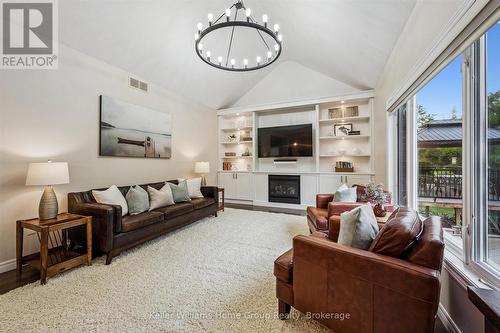 294 Farley Drive, Guelph (Pineridge/Westminster Woods), ON - Indoor Photo Showing Living Room With Fireplace