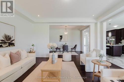 470 Blair Creek Drive, Kitchener, ON - Indoor Photo Showing Living Room