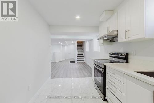 470 Blair Creek Drive, Kitchener, ON - Indoor Photo Showing Kitchen