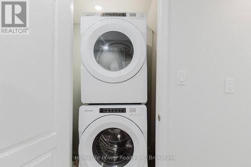 470 Blair Creek Drive, Kitchener, ON - Indoor Photo Showing Laundry Room