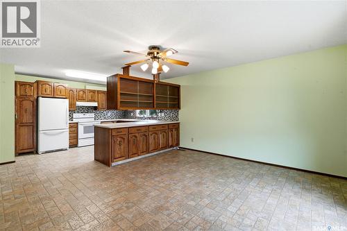 705 Main Street, Rosetown, SK - Indoor Photo Showing Kitchen