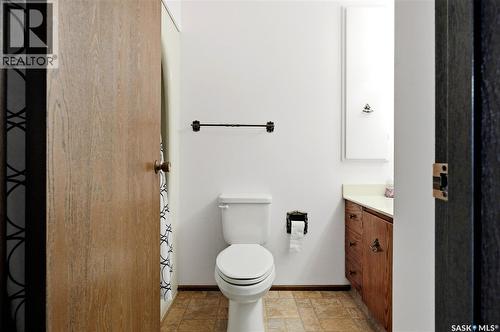 705 Main Street, Rosetown, SK - Indoor Photo Showing Bathroom