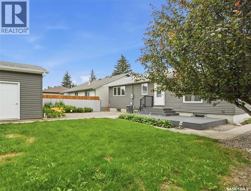 705 Main Street, Rosetown, SK - Outdoor