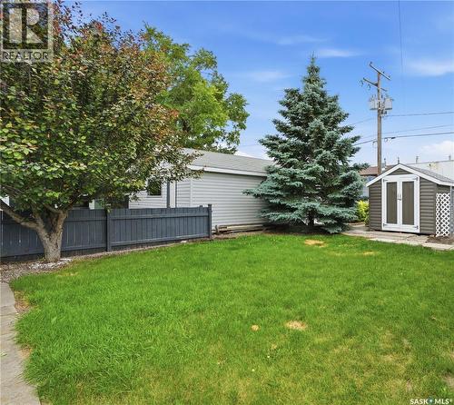 705 Main Street, Rosetown, SK - Outdoor