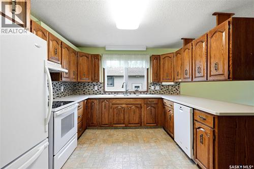 705 Main Street, Rosetown, SK - Indoor Photo Showing Kitchen