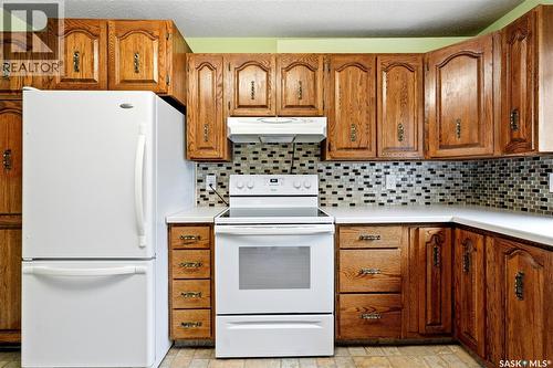 705 Main Street, Rosetown, SK - Indoor Photo Showing Kitchen