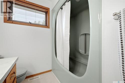 18 Forman Bay, Regina, SK - Indoor