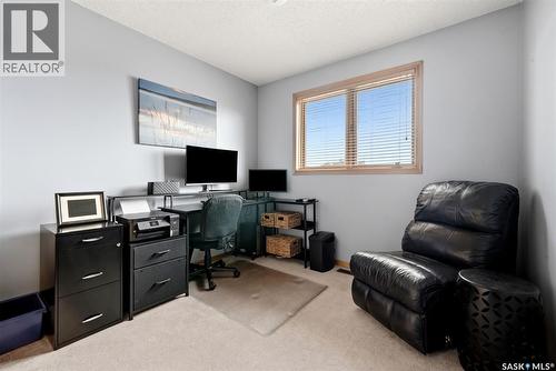 18 Forman Bay, Regina, SK - Indoor Photo Showing Office