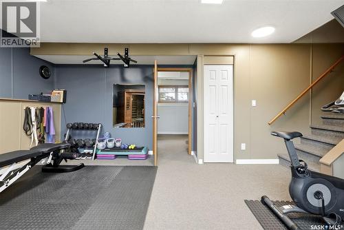 18 Forman Bay, Regina, SK - Indoor Photo Showing Gym Room