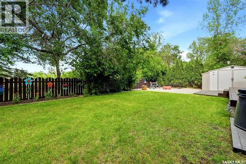18 Forman Bay, Regina, SK - Outdoor With Backyard