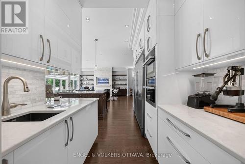 64 Helena Street, Ottawa, ON - Indoor Photo Showing Kitchen With Upgraded Kitchen