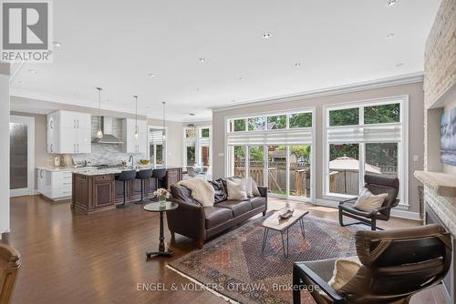 64 Helena Street, Ottawa, ON - Indoor Photo Showing Living Room