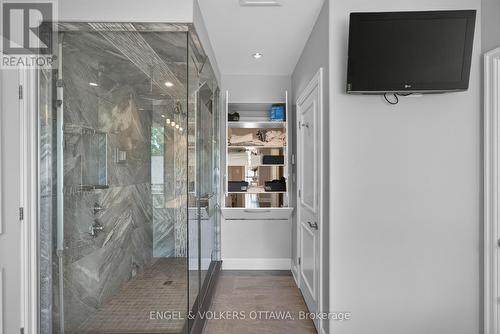 64 Helena Street, Ottawa, ON - Indoor Photo Showing Bathroom