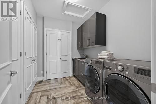 64 Helena Street, Ottawa, ON - Indoor Photo Showing Laundry Room