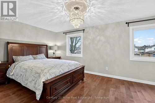 2451 Malcolm Crescent, Burlington (Brant Hills), ON - Indoor Photo Showing Bedroom