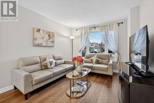 2451 Malcolm Crescent, Burlington (Brant Hills), ON - Indoor Photo Showing Living Room