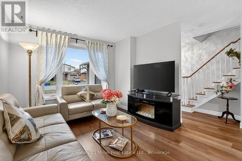 2451 Malcolm Crescent, Burlington (Brant Hills), ON - Indoor Photo Showing Living Room