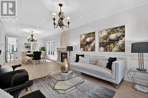 291 Byng Avenue, Toronto, ON - Indoor Photo Showing Living Room