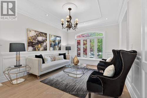 291 Byng Avenue, Toronto, ON - Indoor Photo Showing Living Room